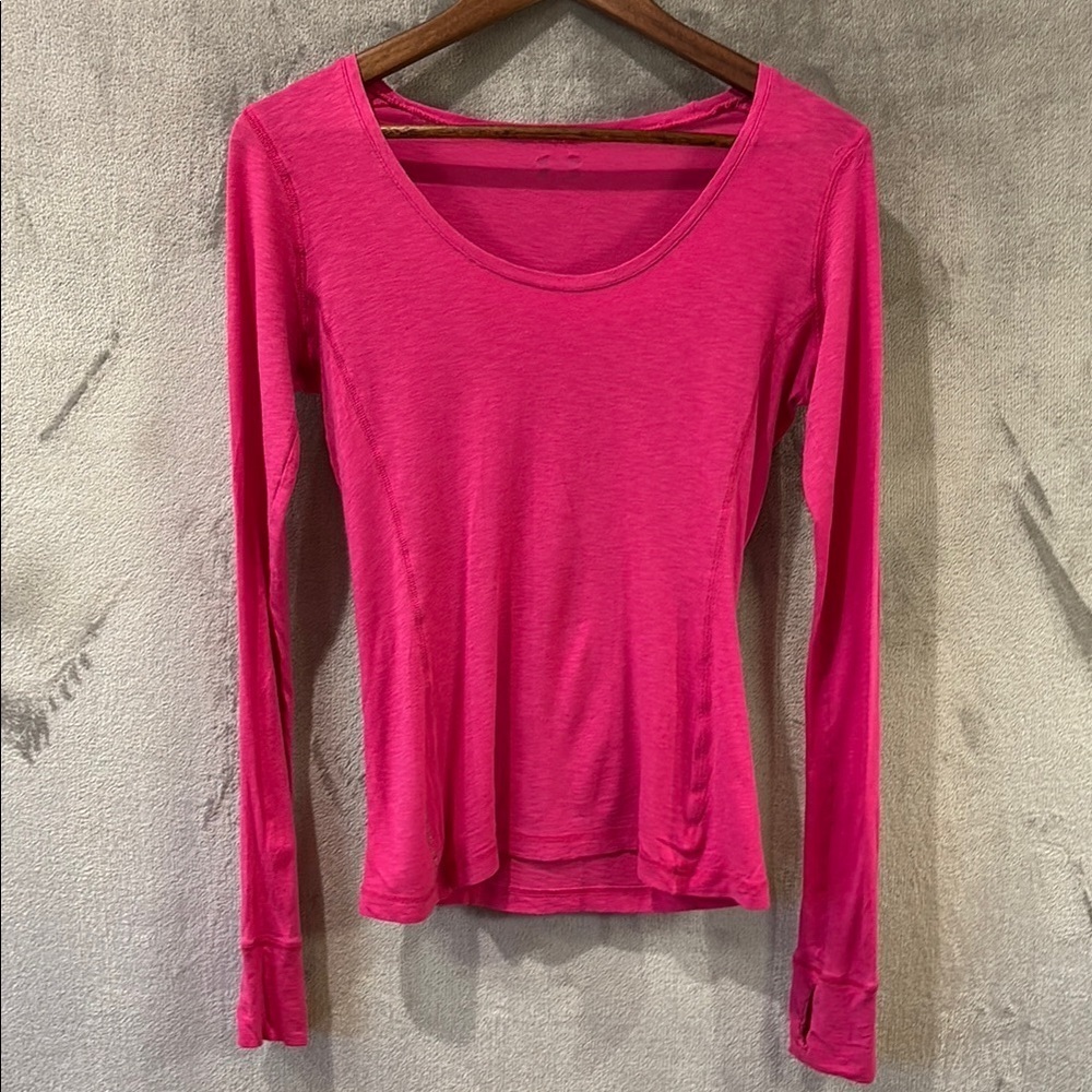 Under Armour Pink Sz S Long Sleeve Lightweight Top Gym Yoga Running Workout